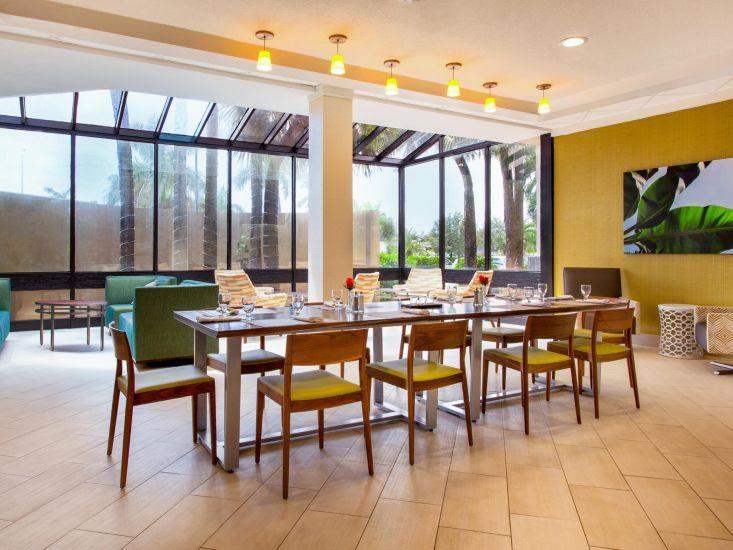 Holiday Inn Miami West - Airport Area By Ihg Hialeah Gardens Exterior foto