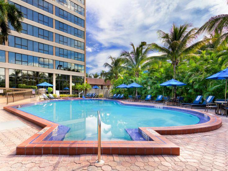 Holiday Inn Miami West - Airport Area By Ihg Hialeah Gardens Exterior foto