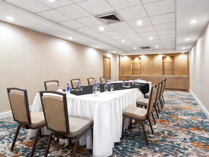 Holiday Inn Miami West - Airport Area By Ihg Hialeah Gardens Exterior foto